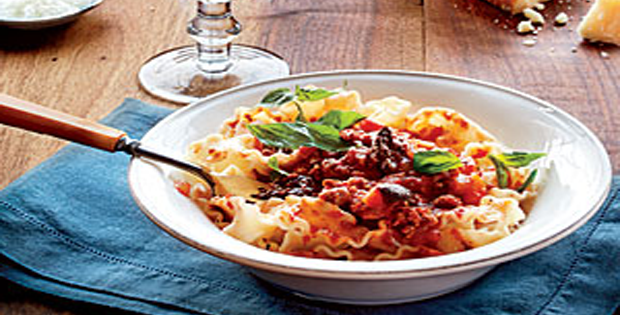 Crock Pot Slow Simmered Meat Sauce With Pasta