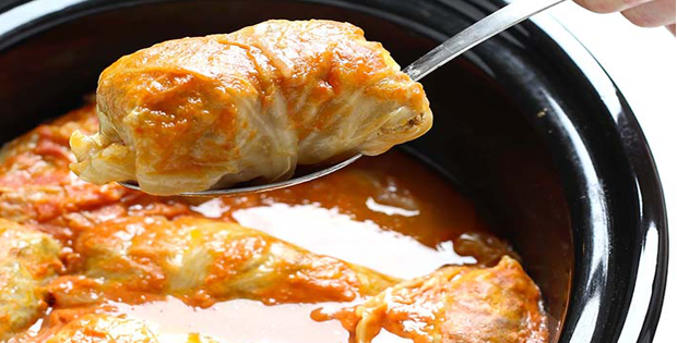 Yummy Stuffed Cabbage Rolls In A Crock Pot [VIDEO]