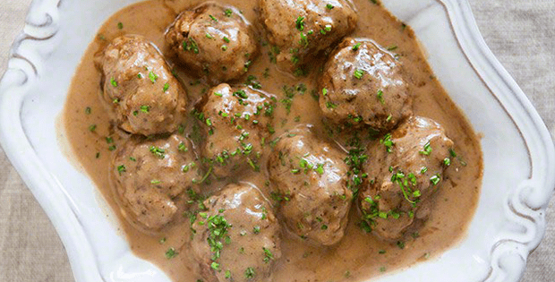 Holiday Slow Cooker Swedish Meatballs