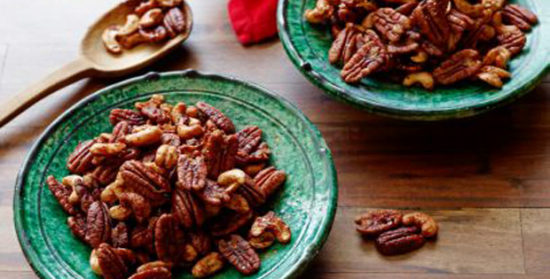 A Perfect Holiday Slow Cooker Spiced Nuts Appetizer