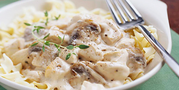 Using Chicken For A Kick-Ass Crock Pot Stroganoff Dish [VIDEO]