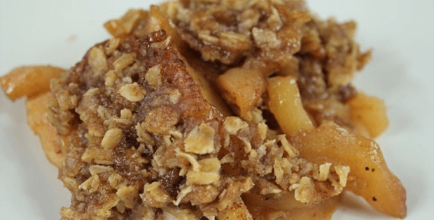 Deliciously Light Slow Cooker Apple Crisp Dessert [VIDEO]