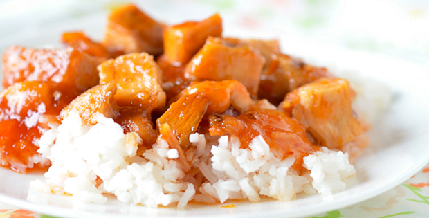 A Very Easy 3-Ingredient Slow Cooker Sweet And Sour Chicken