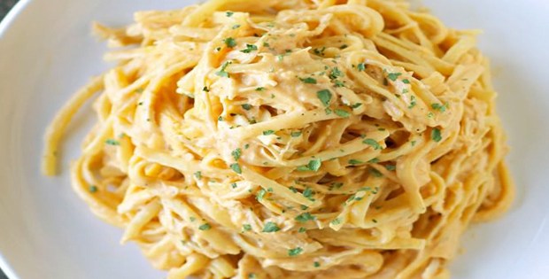 Slow Cooker Cheesy Buffalo Chicken Pasta