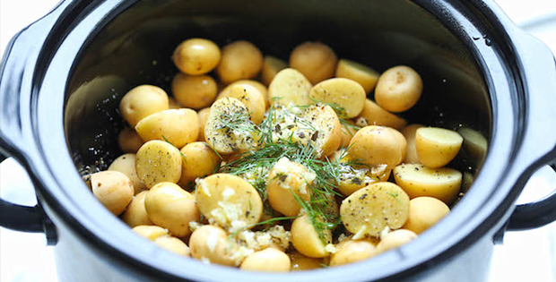 [VIDEO] Slow Cooker Garlic Parmesan Potatoes