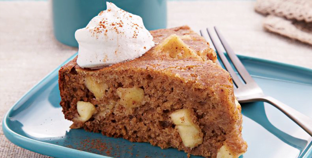 Tender And Spicy Slow Cooker Apple Cake