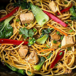 Slow Cooker Chicken Lo Mein Noodles